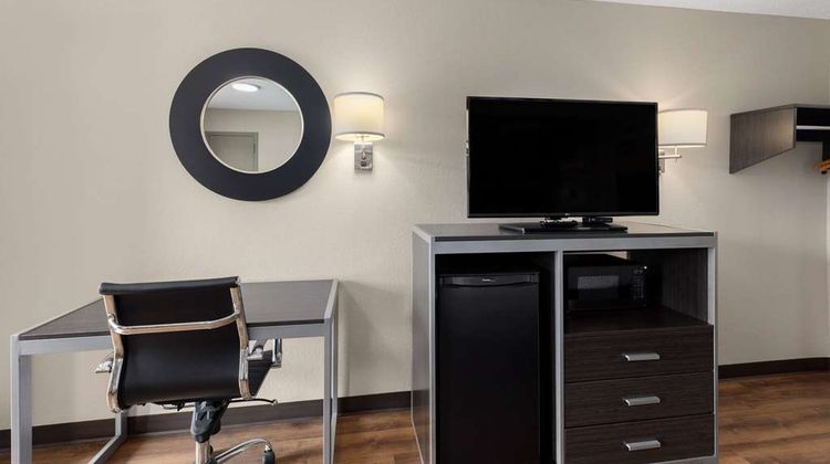 Days Inn Childersburg Room