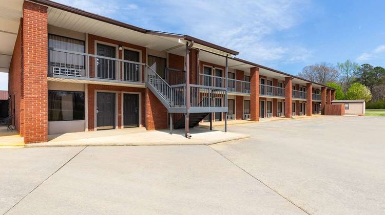 Days Inn Childersburg Exterior