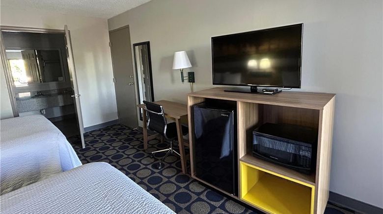 <b>Days Inn Byron Room</b>. Images powered by <a href="https://iceportal.shijigroup.com/" title="IcePortal" target="_blank">IcePortal</a>.