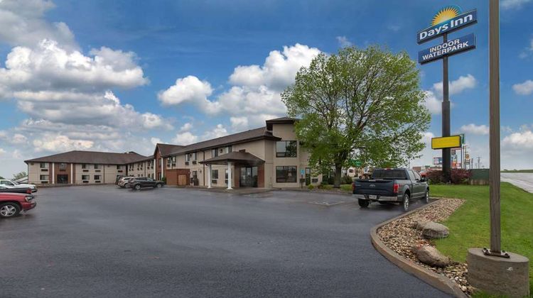 Days Inn Mitchell Exterior