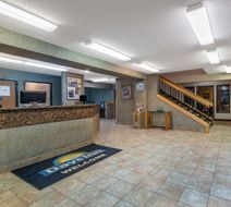 Days Inn Mitchell Lobby