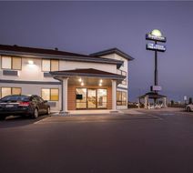 Days Inn Mitchell Exterior
