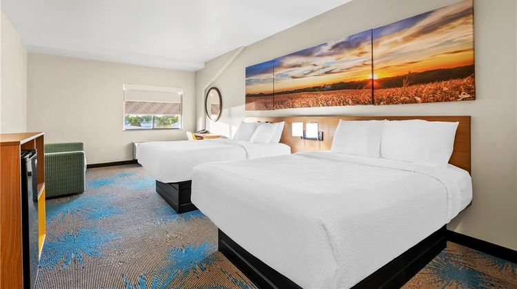 Days Inn Mitchell Suite