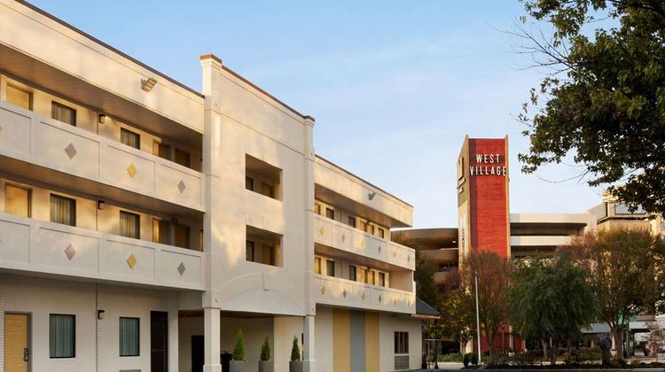 Hotel Bo, a Days Inn by Wyndham Exterior