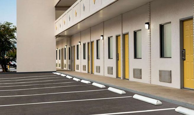 Hotel Bo, a Days Inn by Wyndham Exterior
