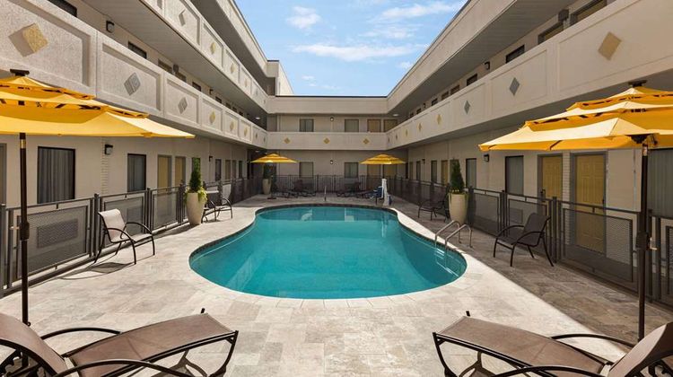 Hotel Bo, a Days Inn by Wyndham Pool