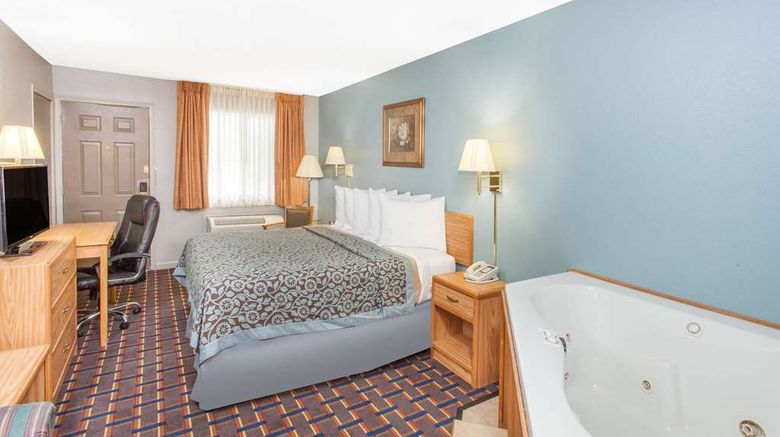 <b>Days Inn Farmer City Room</b>. Images powered by <a href="https://iceportal.shijigroup.com/" title="IcePortal" target="_blank">IcePortal</a>.