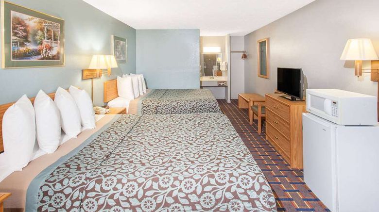 <b>Days Inn Farmer City Room</b>. Images powered by <a href="https://iceportal.shijigroup.com/" title="IcePortal" target="_blank">IcePortal</a>.