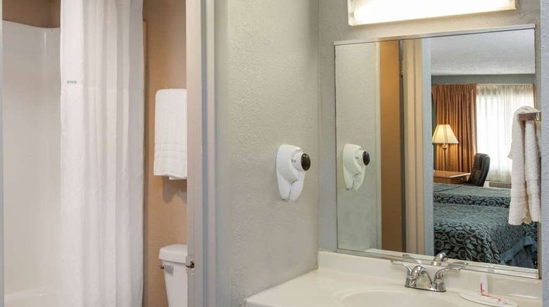 <b>Days Inn Farmer City Room</b>. Images powered by <a href="https://iceportal.shijigroup.com/" title="IcePortal" target="_blank">IcePortal</a>.
