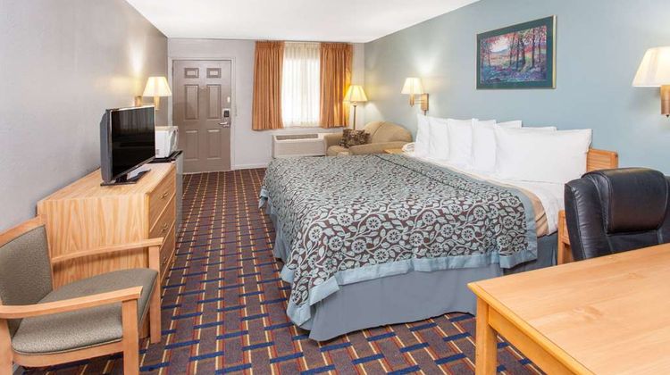 Days Inn Farmer City Room