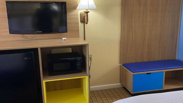 Days Inn Clinton Room