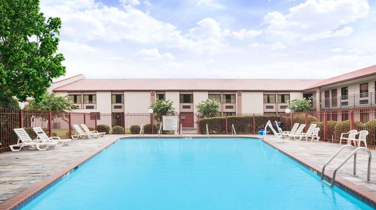 Super 8 Oxford Pool