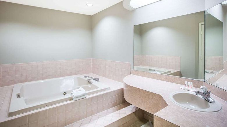 <b>Super 8 Oxford Room</b>. Images powered by <a href="https://iceportal.shijigroup.com/" title="IcePortal" target="_blank">IcePortal</a>.