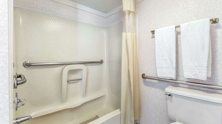 Days Inn Cornelia Room