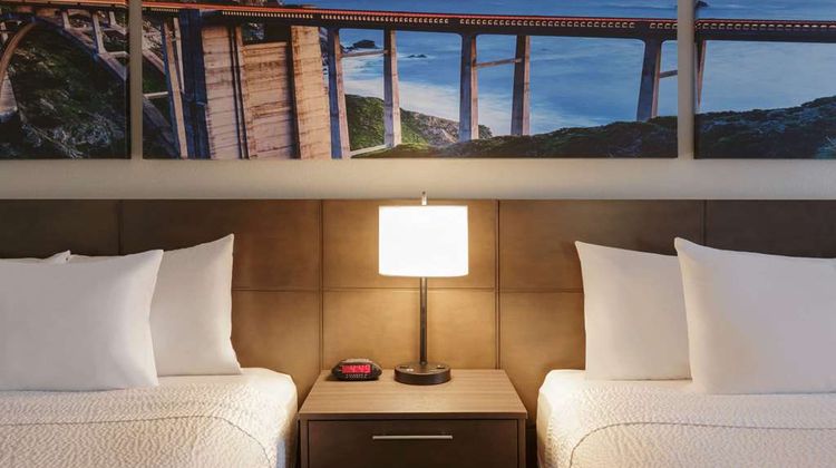 Days Inn & Suites Anaheim at Disneyland Room