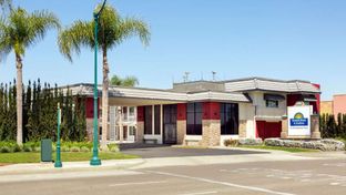 Days Inn & Suites Anaheim at Disneyland