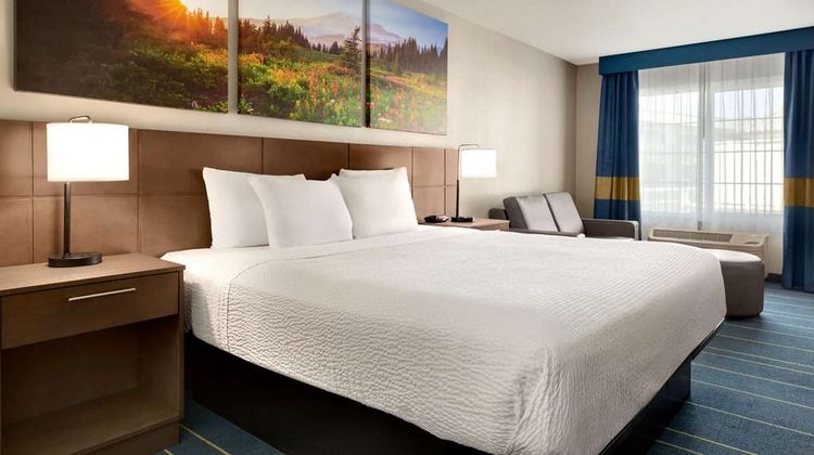Days Inn & Suites Anaheim at Disneyland Room