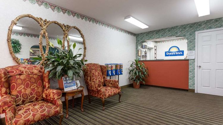 Days Inn Dickson Lobby