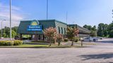 <b>Days Inn Seneca Exterior</b>. Images powered by <a href="https://iceportal.shijigroup.com/" title="IcePortal" target="_blank">IcePortal</a>.