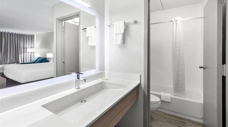 Days Inn Seneca Room