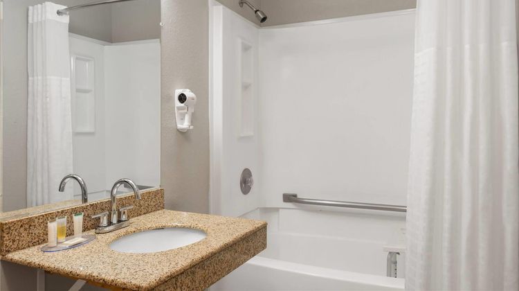 Days Inn Cloverdale Greencastle Room