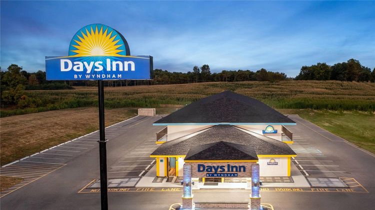 Days Inn Cloverdale Greencastle Exterior
