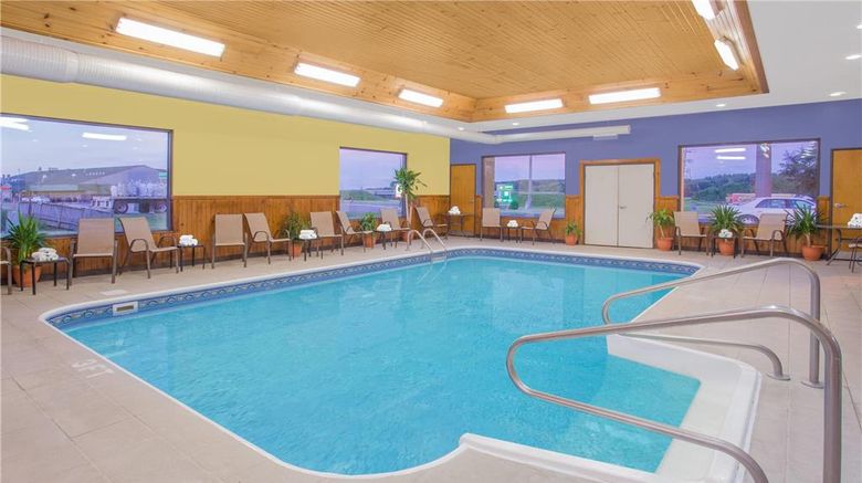 <b>Days Inn Portage Pool</b>. Images powered by <a href="https://iceportal.shijigroup.com/" title="IcePortal" target="_blank">IcePortal</a>.