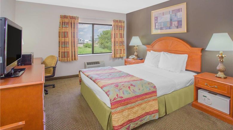 <b>Days Inn Portage Room</b>. Images powered by <a href="https://iceportal.shijigroup.com/" title="IcePortal" target="_blank">IcePortal</a>.