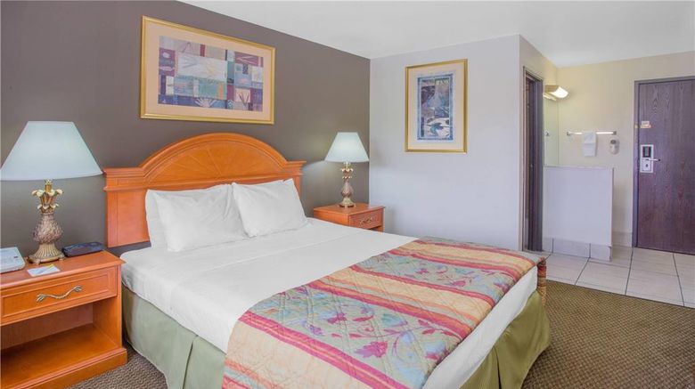 <b>Days Inn Portage Room</b>. Images powered by <a href="https://iceportal.shijigroup.com/" title="IcePortal" target="_blank">IcePortal</a>.