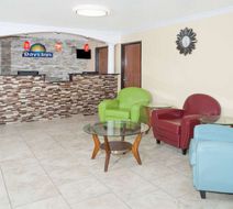 Days Inn Springfield - South Lobby