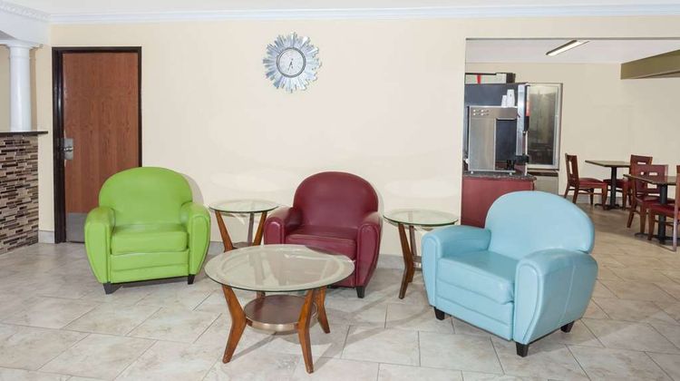 Days Inn Springfield - South Lobby