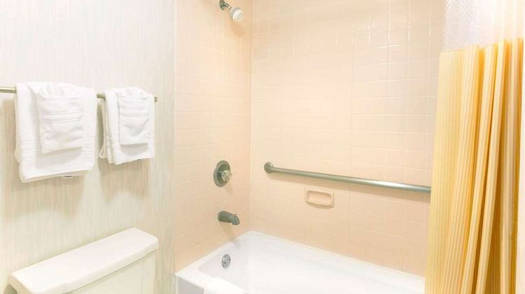 Days Inn Richmond Room