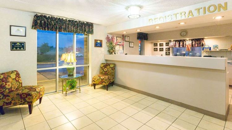 Days Inn Richmond Lobby