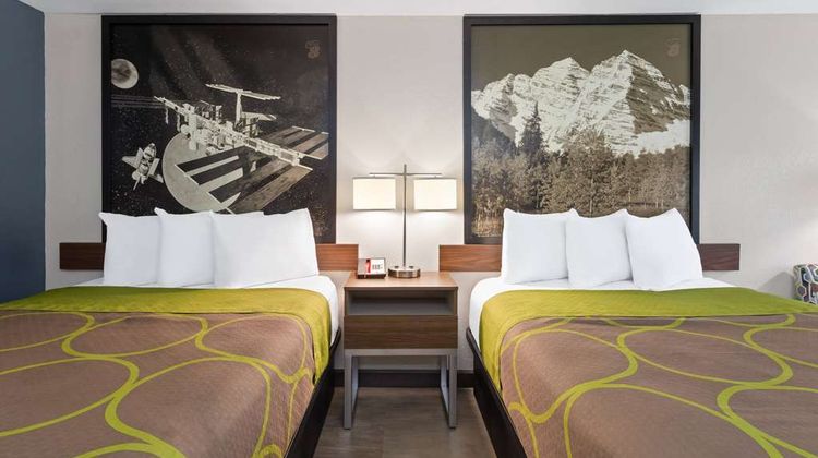 Super 8 Prattville/Montgomery Room