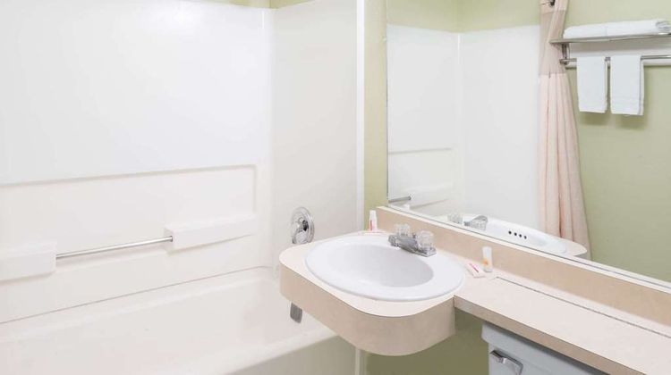 Days Inn Henrietta/Rochester Area Room