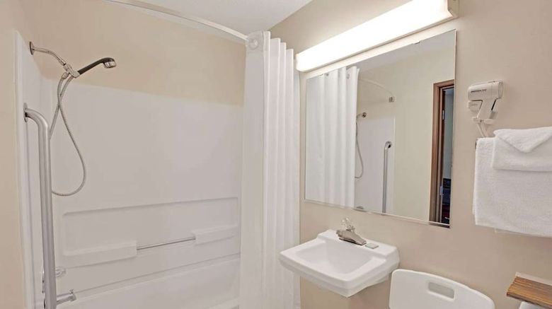 <b>Baymont Inn & Suites Richmond Room</b>. Images powered by <a href="https://iceportal.shijigroup.com/" title="IcePortal" target="_blank">IcePortal</a>.