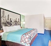 Super 8 Brockton Room