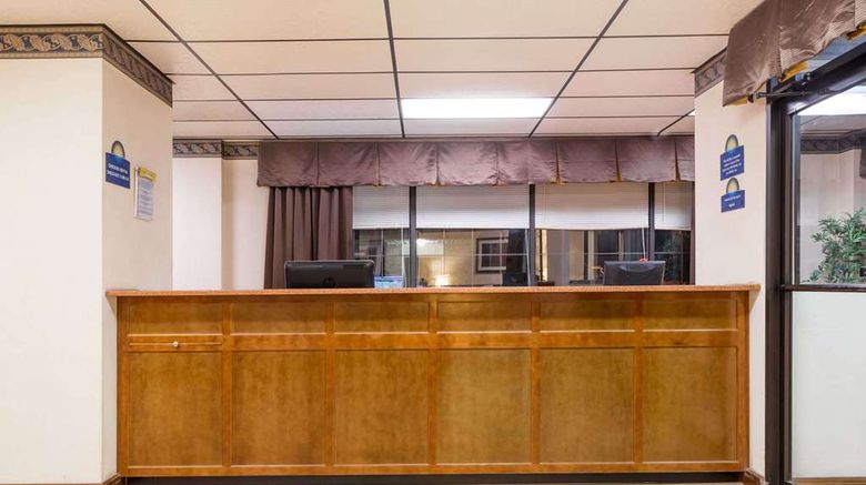 <b>Days Inn Batesville Lobby</b>. Images powered by <a href="https://iceportal.shijigroup.com/" title="IcePortal" target="_blank">IcePortal</a>.