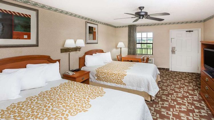 Days Inn Batesville Room