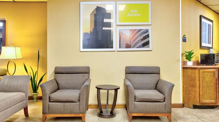 Days Inn Batesville Lobby
