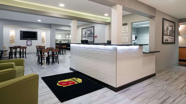 <b>Super 8 Rochester Mayo Clinic Area Lobby</b>. Images powered by <a href="https://iceportal.shijigroup.com/" title="IcePortal" target="_blank">IcePortal</a>.
