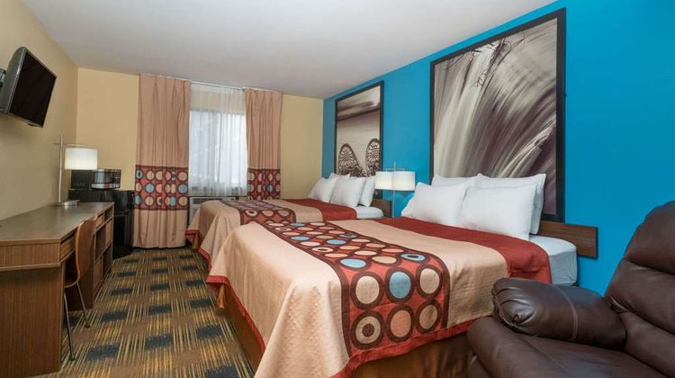 Super 8 Rochester Mayo Clinic Area Room