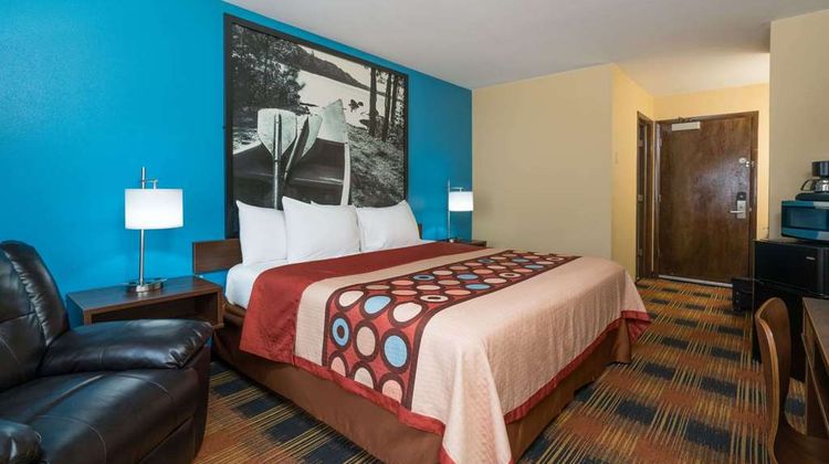 Super 8 Rochester Mayo Clinic Area Room