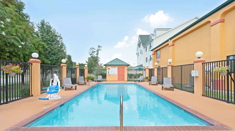 Super 8 Covington Pool