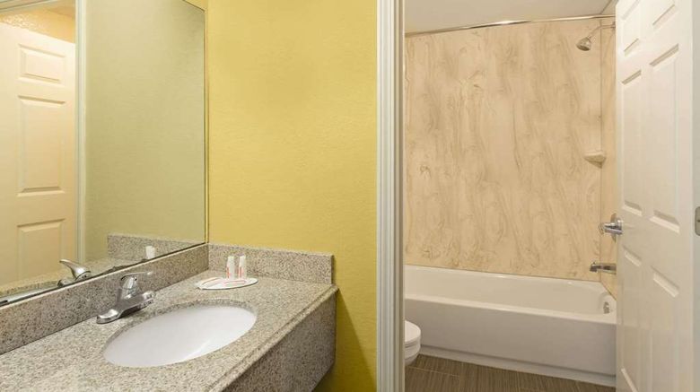 <b>Super 8 Covington Room</b>. Images powered by <a href="https://iceportal.shijigroup.com/" title="IcePortal" target="_blank">IcePortal</a>.