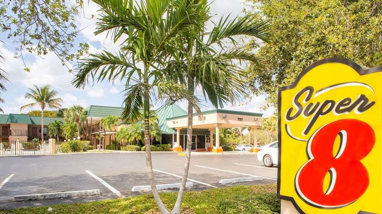 Super 8 by Wyndham North Palm Beach Exterior. Images powered by <a href="https://iceportal.shijigroup.com" target="_blank" rel="noopener">Ice Portal</a>.