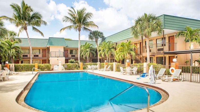 <b>Super 8 by Wyndham North Palm Beach Pool</b>. Images powered by <a href="https://iceportal.shijigroup.com/" title="IcePortal" target="_blank">IcePortal</a>.