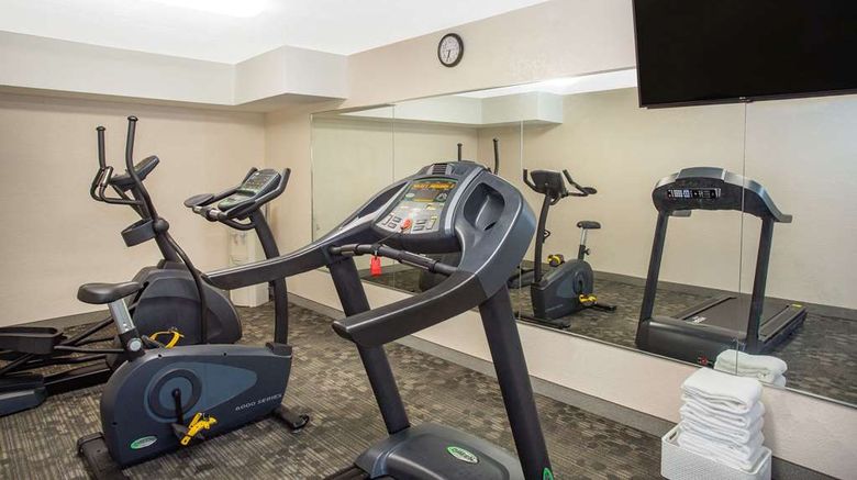 <b>Super 8 by Wyndham North Palm Beach Health</b>. Images powered by <a href="https://iceportal.shijigroup.com/" title="IcePortal" target="_blank">IcePortal</a>.