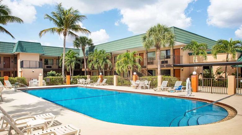 <b>Super 8 by Wyndham North Palm Beach Pool</b>. Images powered by <a href="https://iceportal.shijigroup.com/" title="IcePortal" target="_blank">IcePortal</a>.