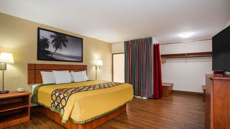<b>Super 8 by Wyndham North Palm Beach Suite</b>. Images powered by <a href="https://iceportal.shijigroup.com/" title="IcePortal" target="_blank">IcePortal</a>.